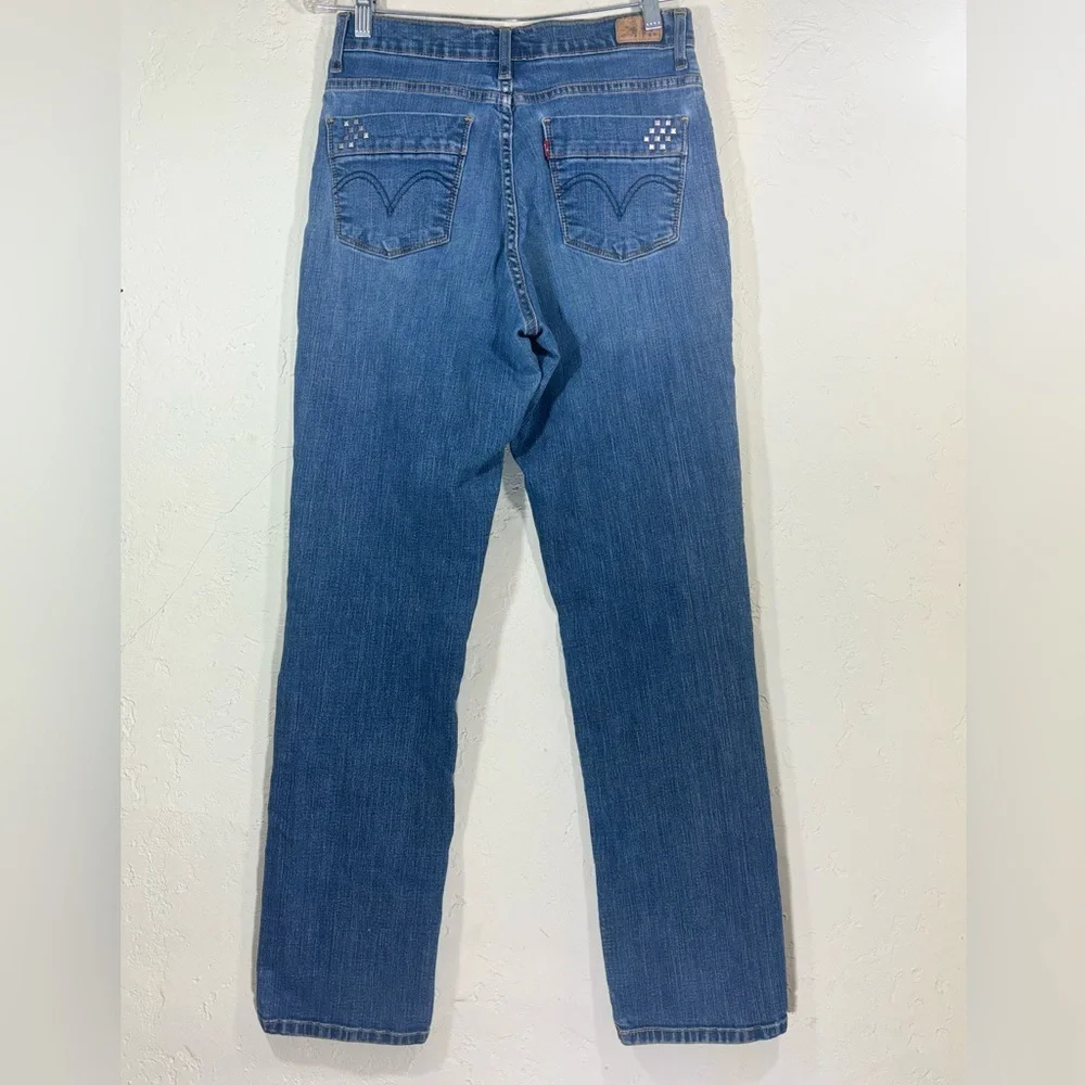 Levi's Classic Straight Leg Denim Jeans - Picture 3 of 5